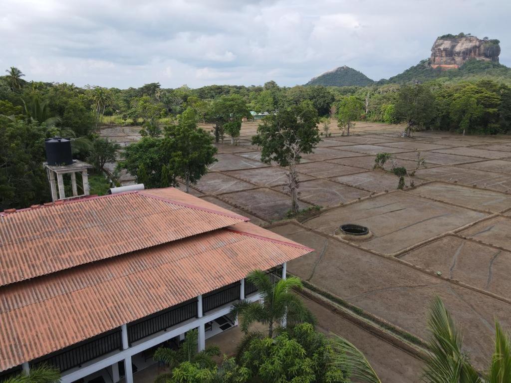 Castle View Sigiriya Hotel Eksteriør billede